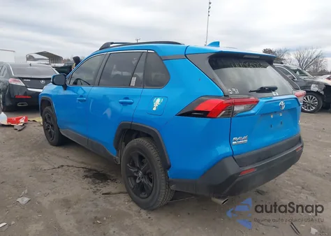 2020 Toyota Rav4 Xle z USA, uszkodzony, nr VIN JTMW1RFV8LD053508